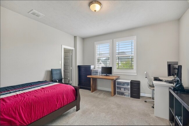 Building Photo - 26 Argosy Bend Pl