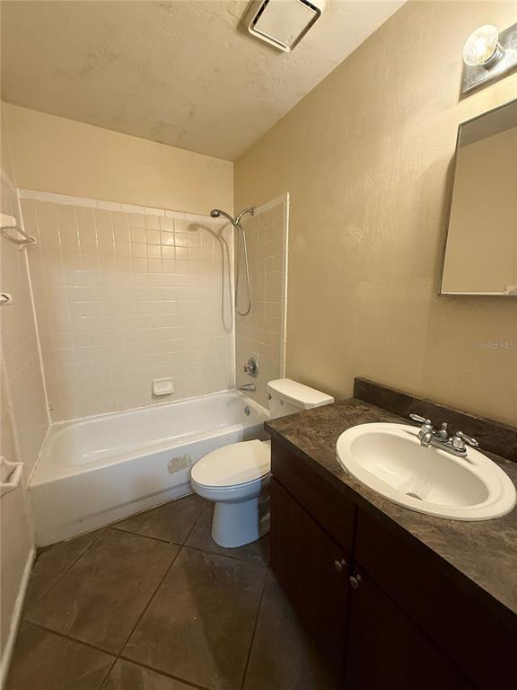 Building Photo - 2644 SW 31st Pl