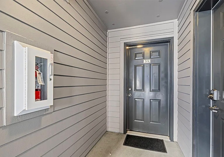 Building Photo - 600 N 85th St