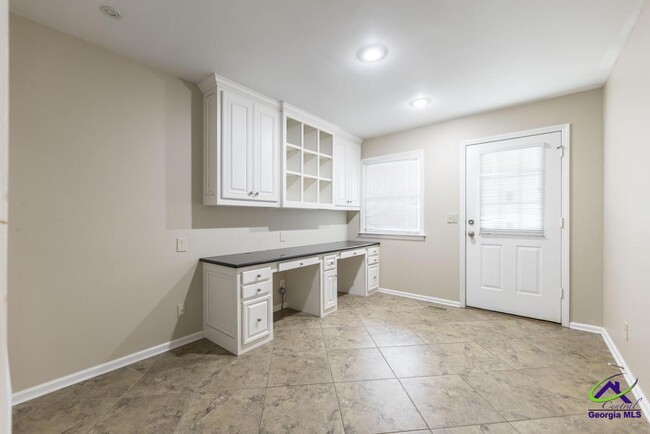 Building Photo - 127 Hudson Way