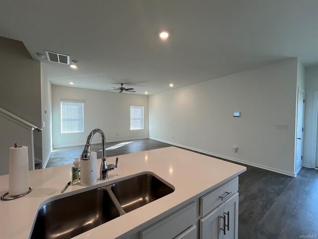 Building Photo - 3336 Meriwether Dr