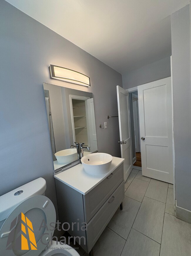 Building Photo - Warm & Welcoming 3 Bed, 2 Bath Home with C...