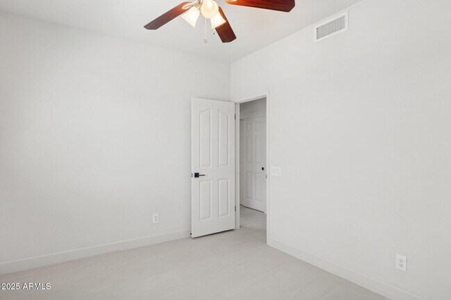 Building Photo - 11367 N 131st Pl