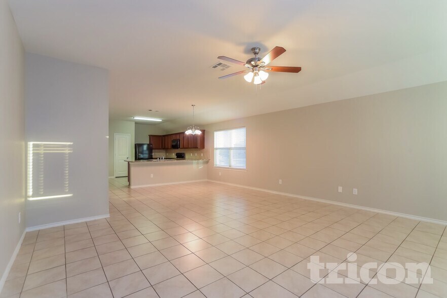 Building Photo - 2511 Glen Hollow Dr
