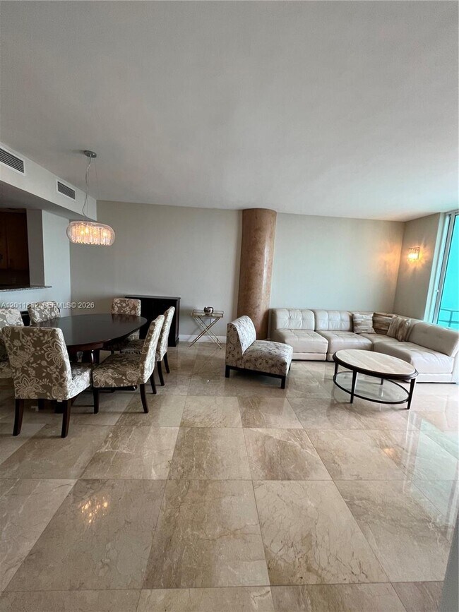 Building Photo - 2101 Brickell Ave