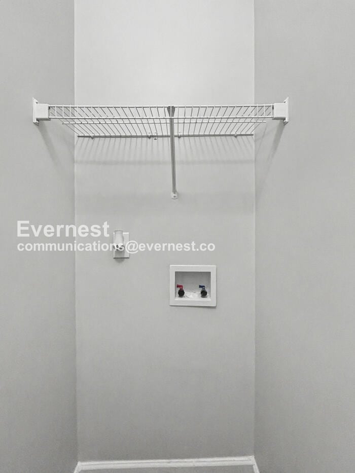 Building Photo - 8612 Thomas Rd