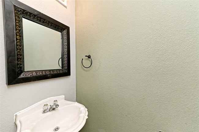 Building Photo - 1227 Cardigan St