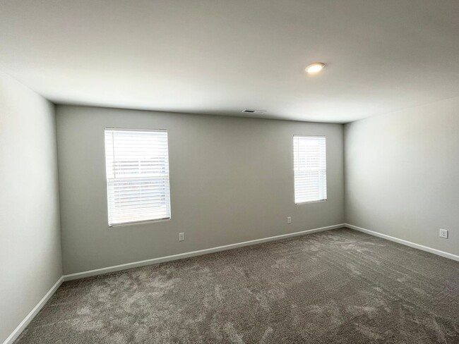 Building Photo - New Construction 3BD, 3.5BA Apex Townhome ...