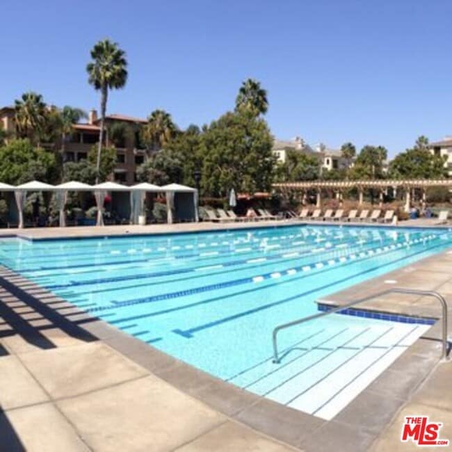 Building Photo - 5350 Playa Vista Dr