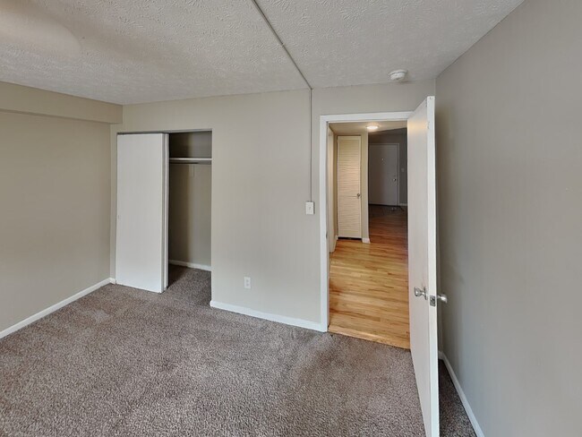 Building Photo - 350 E 12th Ave