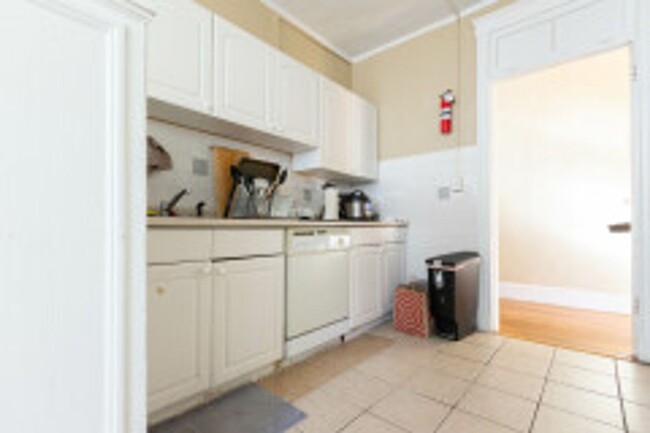 Building Photo - HOT BROOKLINE LISTING!!!