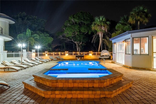 Building Photo - 2827 S Indian River Dr