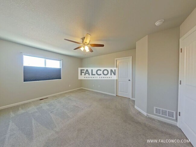 Building Photo - 876 Petra Heights