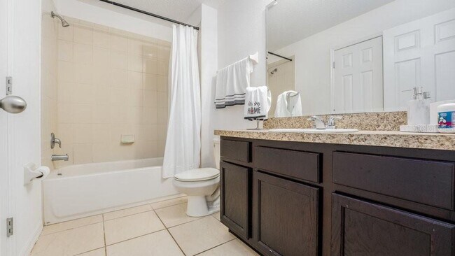 Building Photo - 3 Bedroom 3 Bath Kissimmee Emerald Lake Townhome with 2 Master Suites and Stainless Appliances!