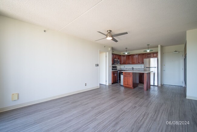 Building Photo - 1BD/1BA CONDO in Aiea at Pearl Regency