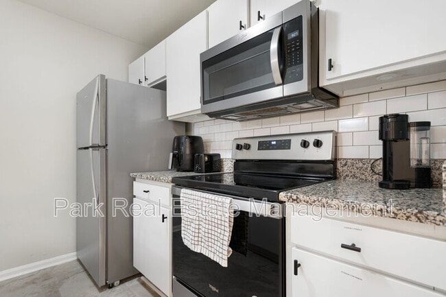 Building Photo - 600 Audubon Lake Dr