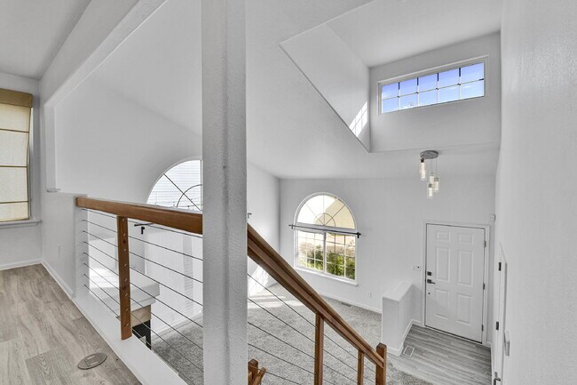 Building Photo - $2,795, 3-bed, 2-bath, located in Denver.