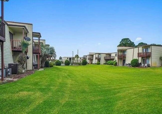 Building Photo - Fountainhead condo with great amenities & ...