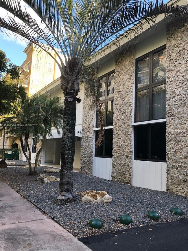 Building Photo - 24 Calabria Ave