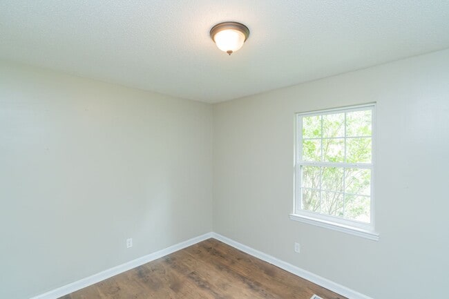 Building Photo - 3 Bedroom, 2 Bath Charmer in Ringgold, GA!!