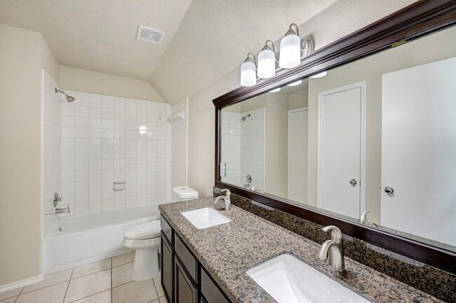 Building Photo - 2802 Austin St
