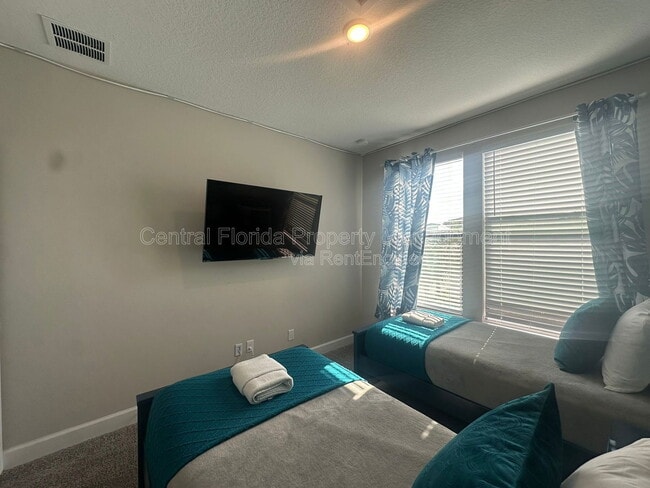 Building Photo - 240 Villa Domani Ct