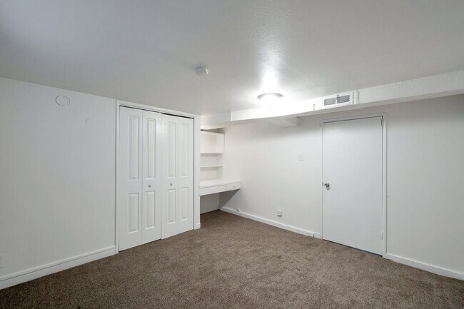 Building Photo - 127 S 1000 W