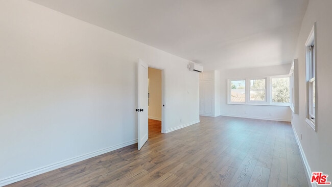 Building Photo - 9000 Elevado Ave