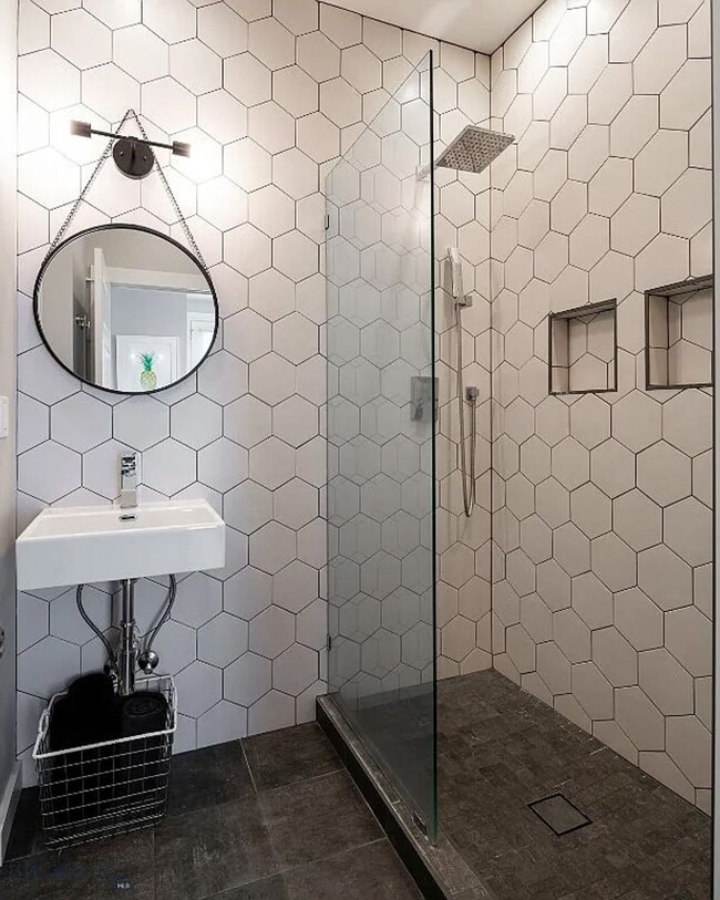 Building Photo - Charming Three Bedroom Home with Large Fenced Yard