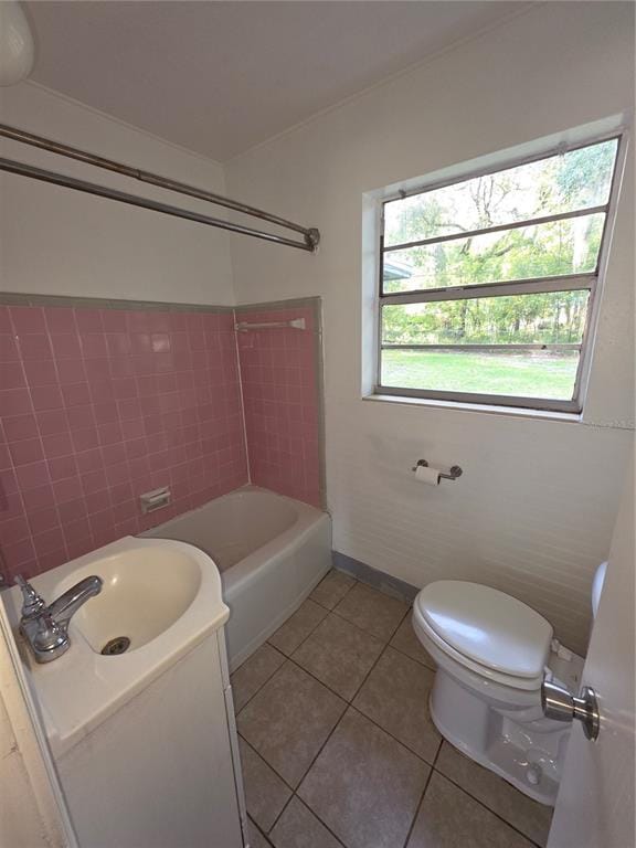 Building Photo - 3720 NE 3rd St