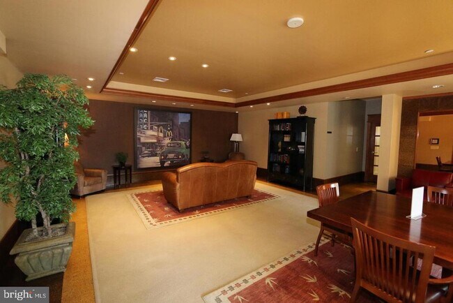 Building Photo - 11800 Sunset Hills Rd