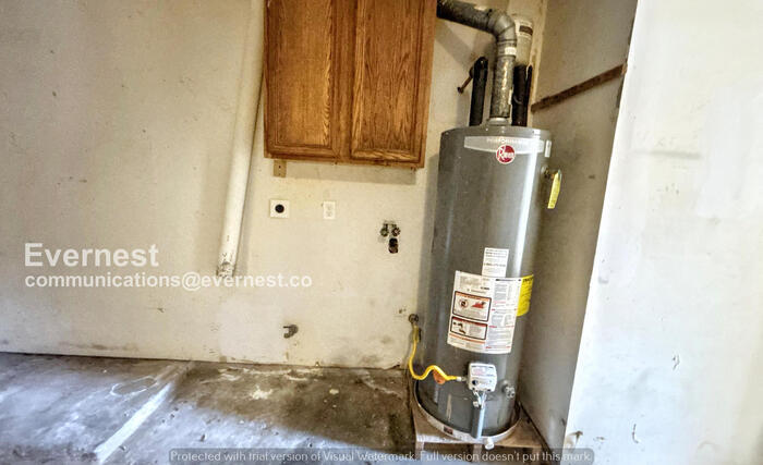 Building Photo - 2011 Williamsburg Ct S