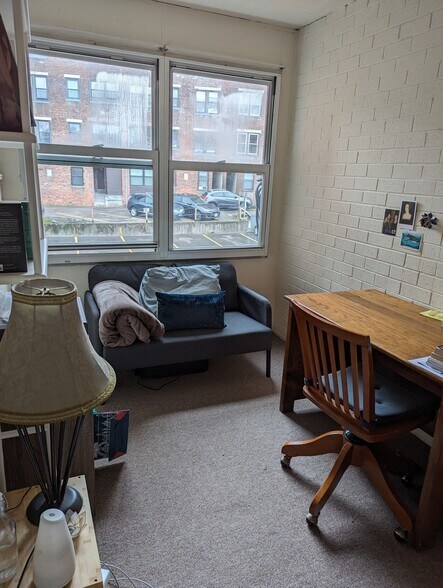 Building Photo - 15 Commonwealth Ct