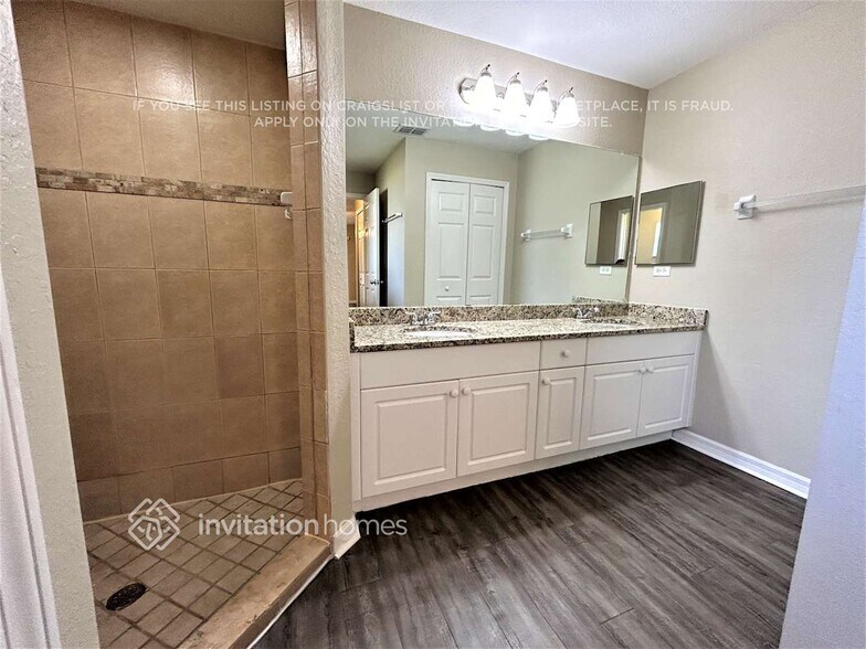 Building Photo - 1917 SW 3rd St