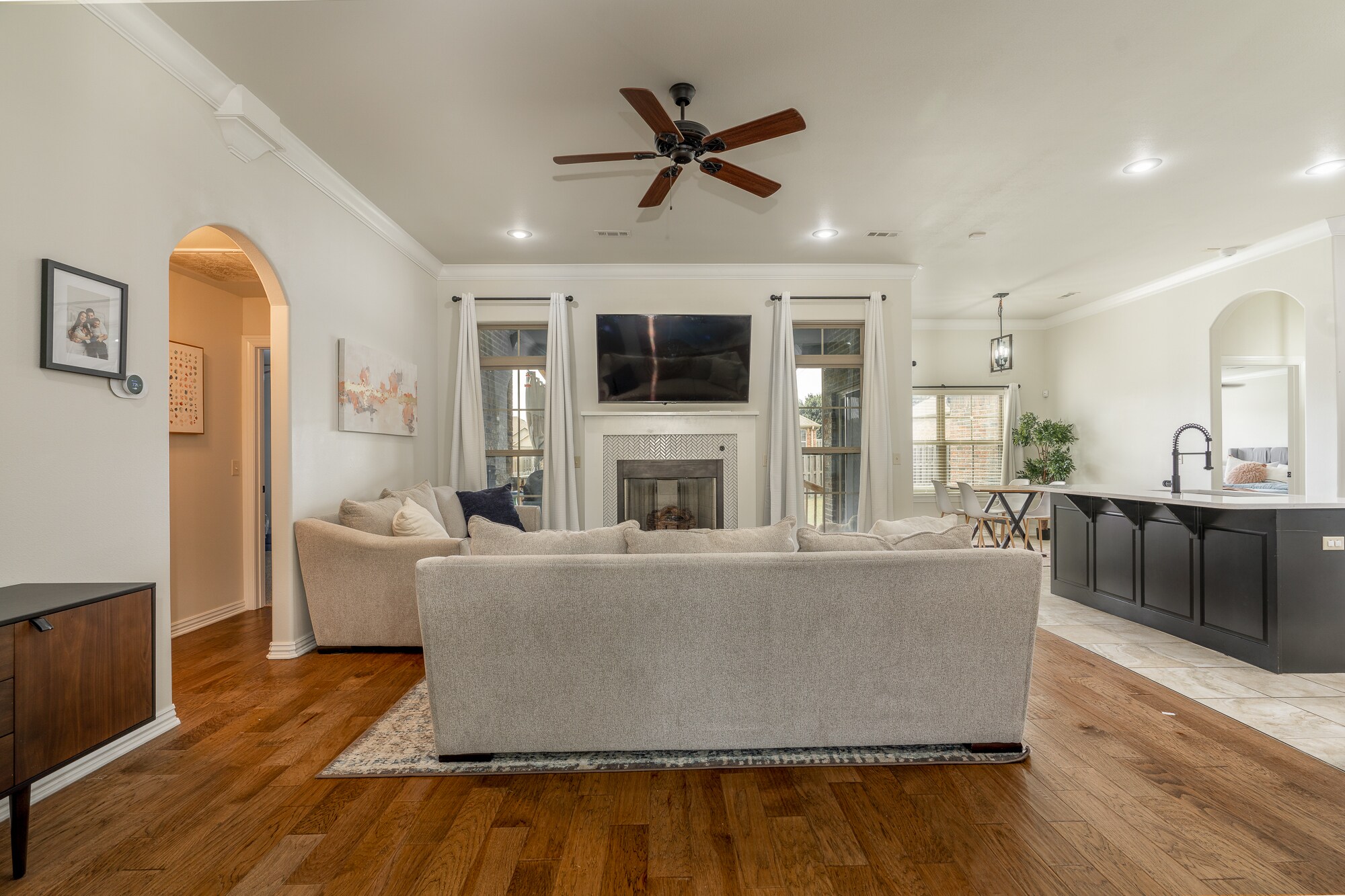 Building Photo - 212 Cowans St