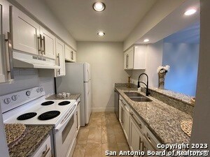 Building Photo - 2811 Woodbury St