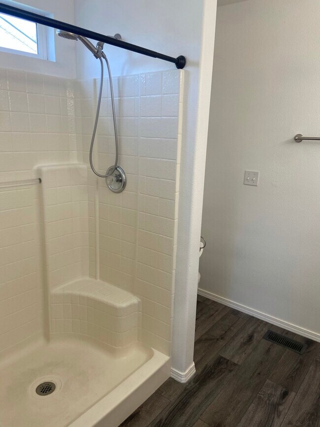 Building Photo - 1745 Challis Dr