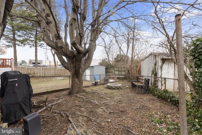 Building Photo - 5816 N Kings Hwy