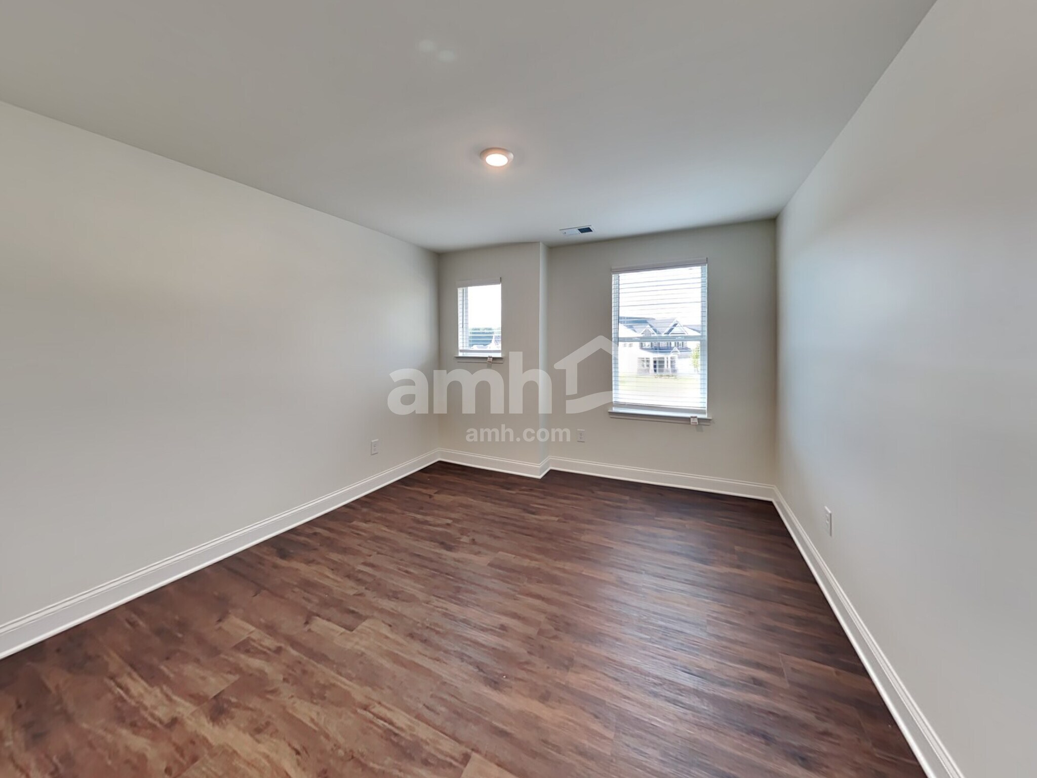 Building Photo - 719 Carnaby Ln
