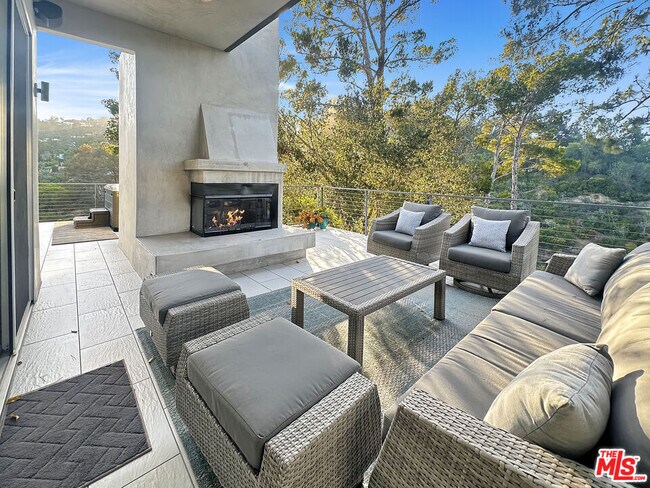 Building Photo - 8265 Mannix Dr