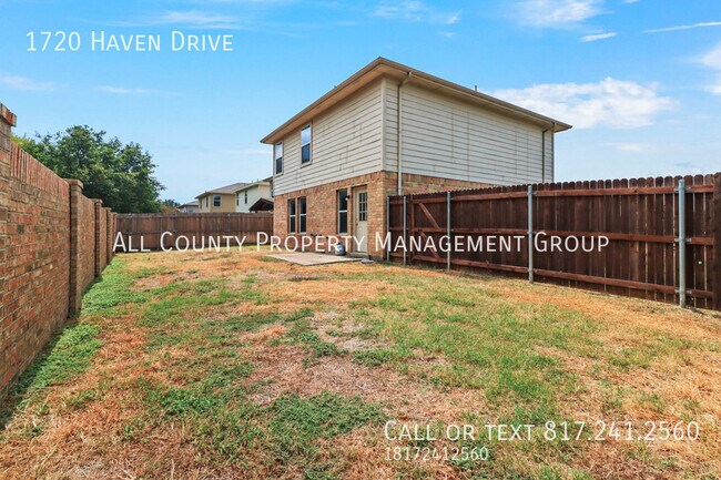 Building Photo - 1720 Haven Dr