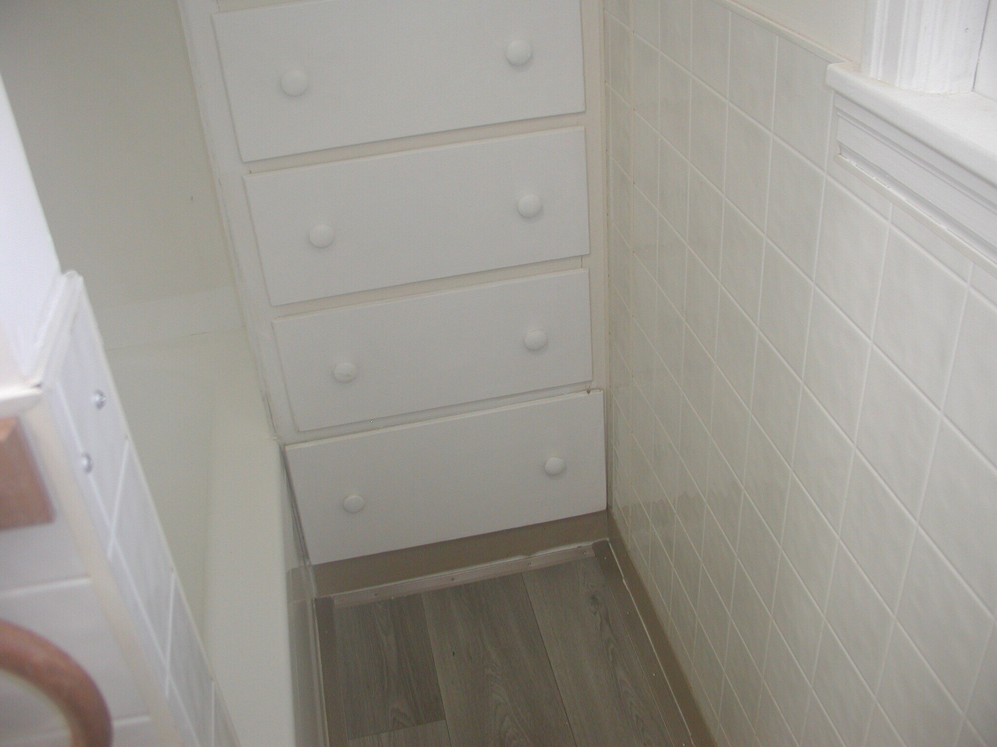 Building Photo - 241 E Ronning Ave