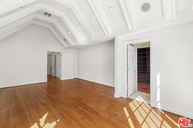 Building Photo - 1240 N Doheny Dr