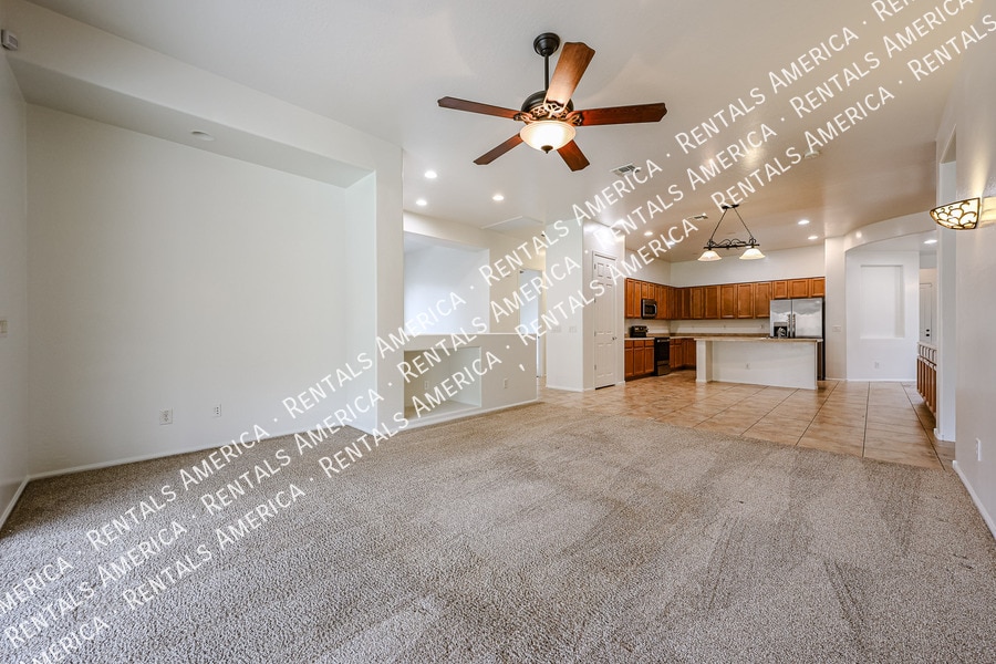 Building Photo - 6274 S View Ln