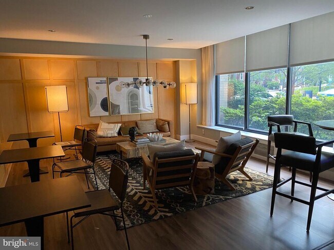 Building Photo - 2030 F St NW