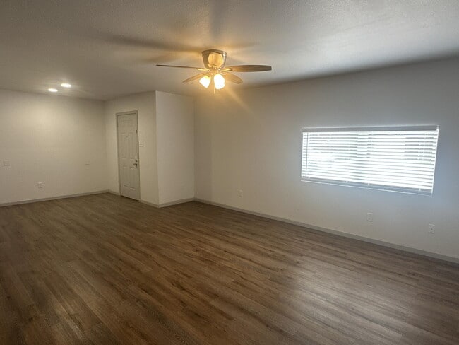 Building Photo - 4506 Avenue T