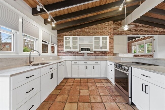 Building Photo - 3302 Wynn Dr