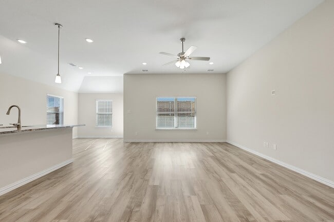 Building Photo - 2810 Woodbrook Dr