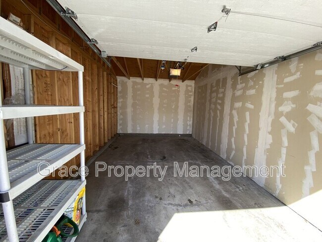 Building Photo - 1888 E 28th Ave
