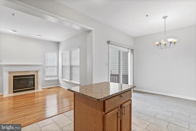Building Photo - 6140 Newport Terrace